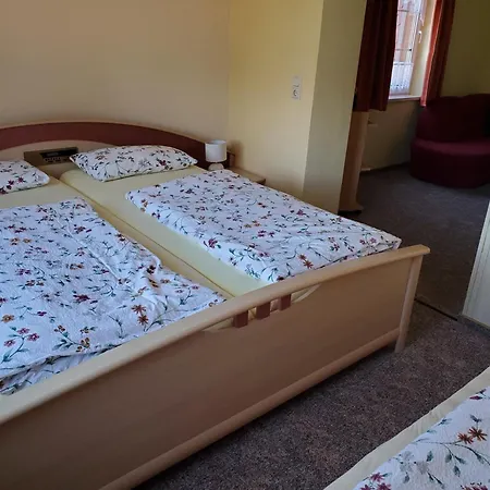 Koenigshof Pensión 3*